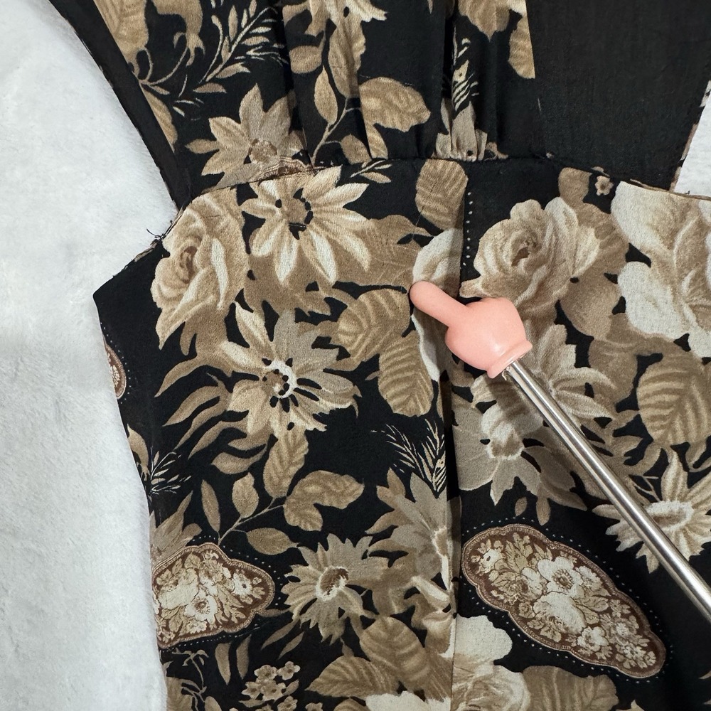 Karin Stevens Black and Cream Floral Maxi Dress - Picture 14 of 15